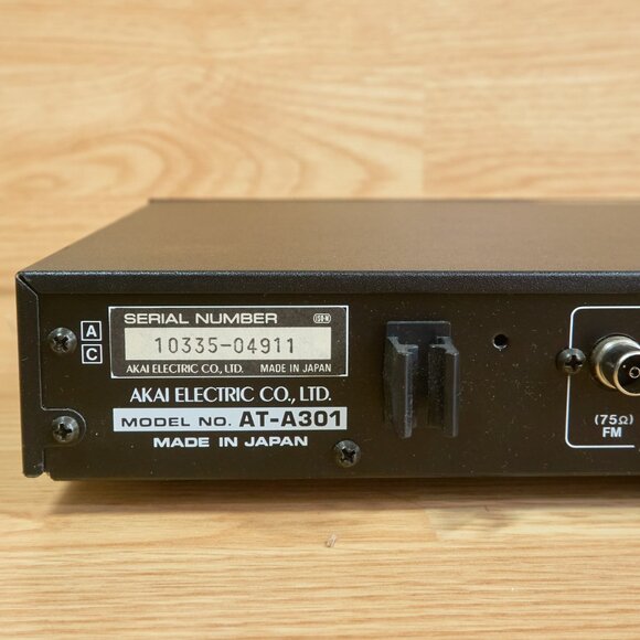 Akai AT-A301 Quartz Synthesizer AM/FM Receiver Tuner, Tested and Working - Picture 6 of 8